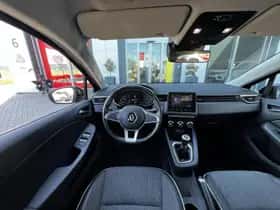 Renault Clio (2019) thumbnail 3