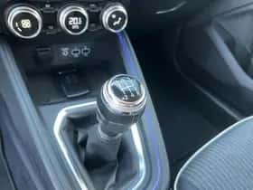 Renault Clio (2019) thumbnail 23