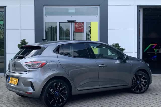 Renault Clio (2025) thumbnail 2