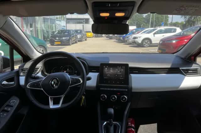 Renault Clio (2023) thumbnail 3