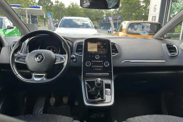 Renault Grand Scénic (2018) thumbnail 3