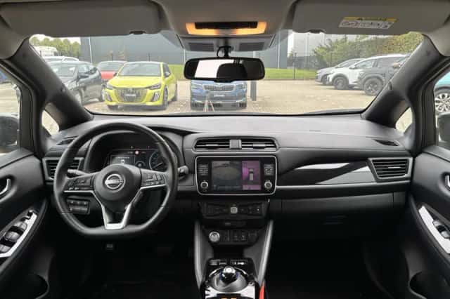 Nissan Leaf (2023) thumbnail 3