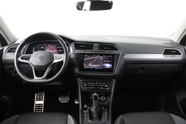 Volkswagen Tiguan (2023) thumbnail 3