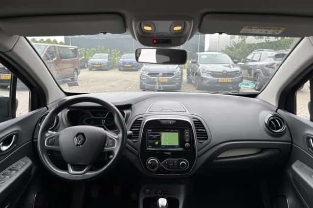 Renault Captur (2019) thumbnail 3