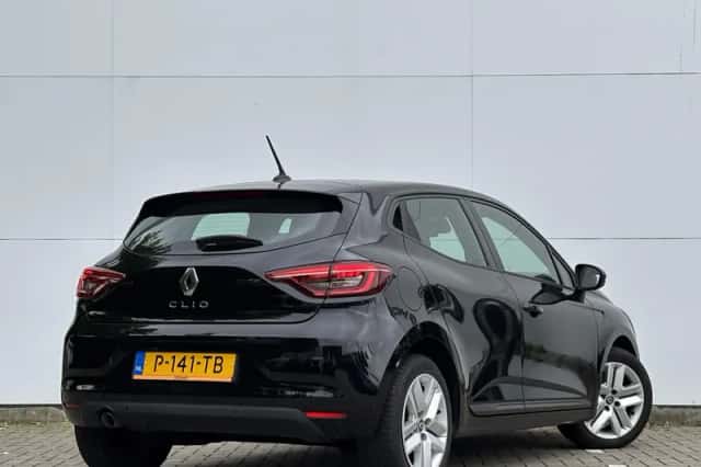 Renault Clio (2022) thumbnail 2