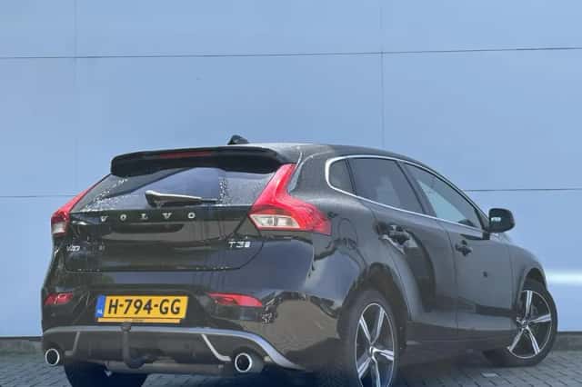Volvo V40 (2020) thumbnail 2