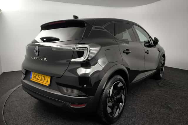 Renault Captur (2024) thumbnail 2