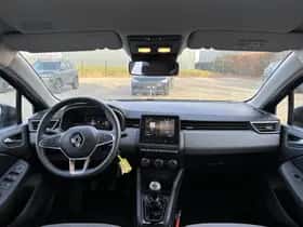Renault Clio (2024) thumbnail 3