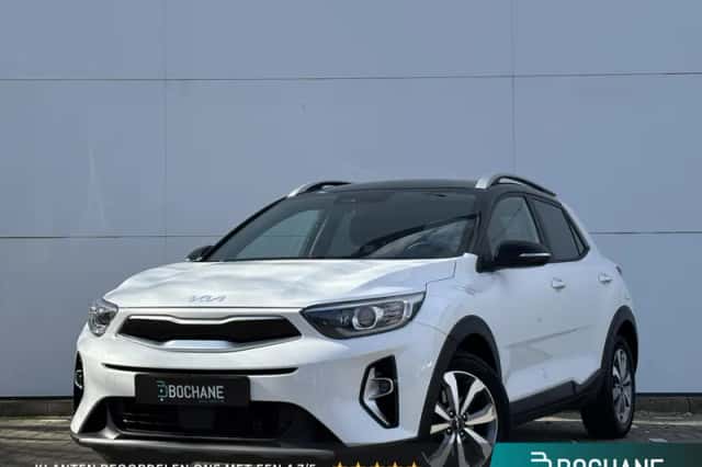 Kia Stonic (2023) thumbnail 1