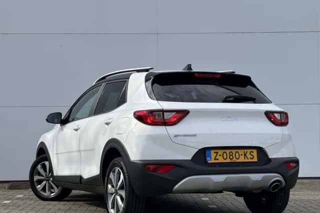 Kia Stonic (2023) thumbnail 6