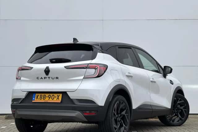 Renault Captur (2025) thumbnail 2