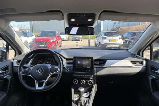 Renault Captur (2021) thumbnail 3