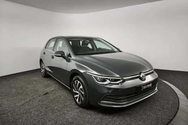 Volkswagen Golf (2023) thumbnail 5