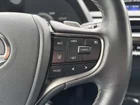 Lexus UX (2020) thumbnail 29