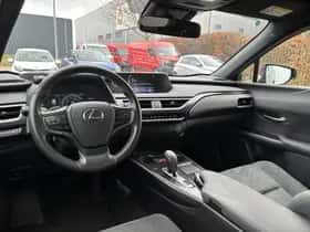 Lexus UX (2020) thumbnail 10