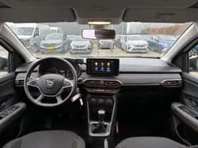Dacia Sandero Stepway (2023) thumbnail 3
