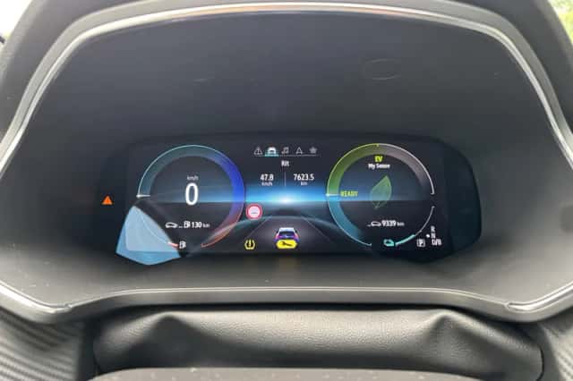 Renault Captur (2024) thumbnail 4