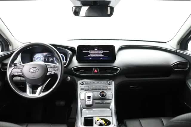 Hyundai Santa Fe (2022) thumbnail 3