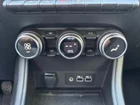 Renault Captur (2024) thumbnail 12