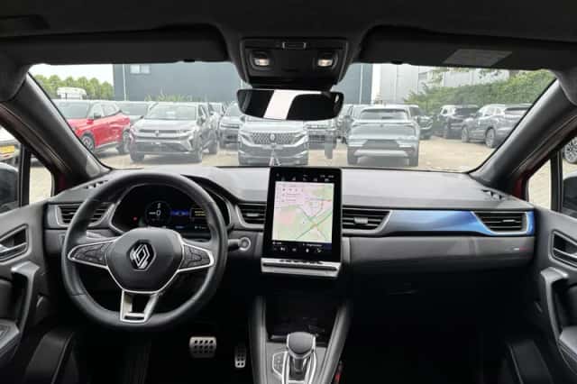 Renault Captur (2025) thumbnail 3