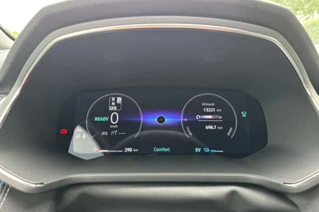 Renault Captur (2025) thumbnail 4