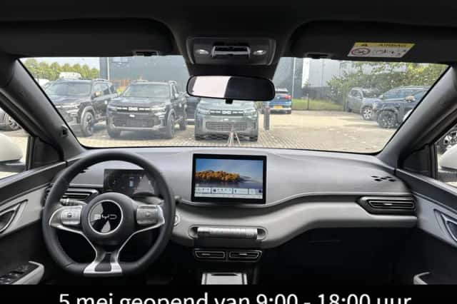 BYD Dolphin (2026) thumbnail 3