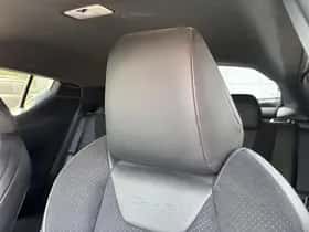 Toyota C-HR (2020) thumbnail 30