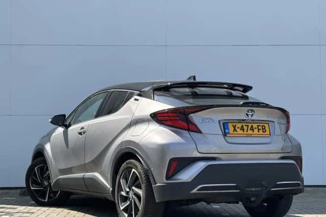 Toyota C-HR (2020) thumbnail 6