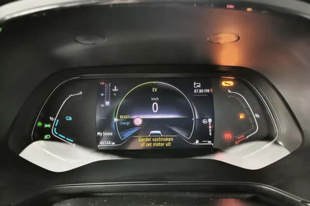 Renault Captur (2023) thumbnail 4