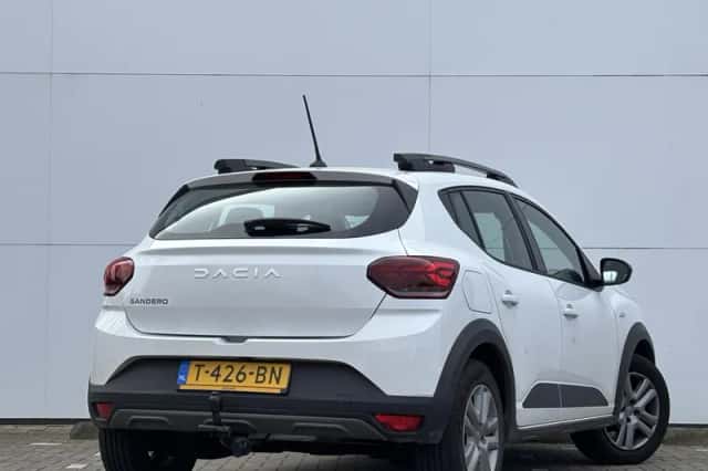 Dacia Sandero Stepway (2023) thumbnail 2