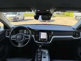 Volvo V60 (2020) thumbnail 3
