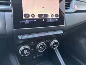 Renault Captur (2024) thumbnail 33