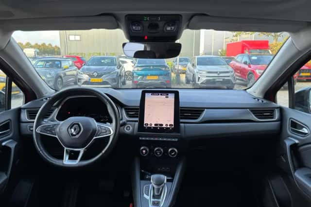 Renault Captur (2024) thumbnail 3