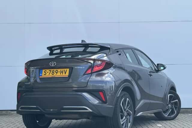 Toyota C-HR (2023) thumbnail 6