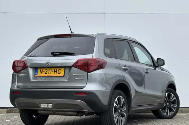 Suzuki Vitara (2021) thumbnail 2