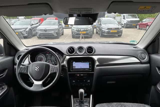 Suzuki Vitara (2021) thumbnail 3