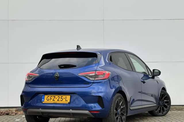Renault Clio (2024) thumbnail 2