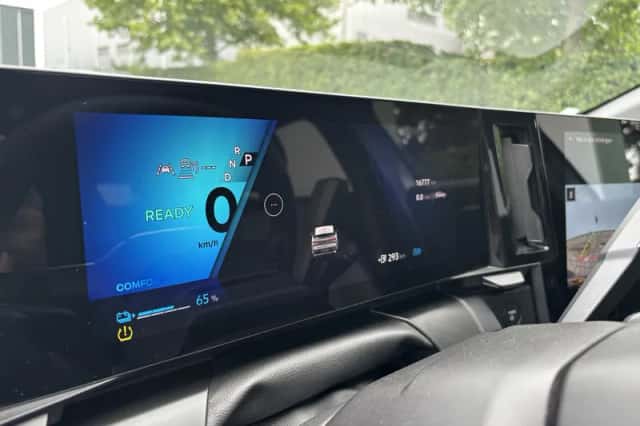 Renault Mégane E-Tech (2025) thumbnail 4