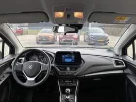 Suzuki S-Cross (2024) thumbnail 3