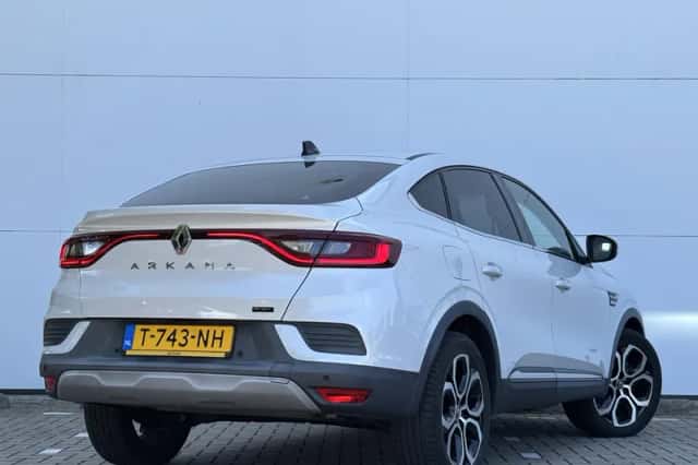 Renault Arkana (2023) thumbnail 2