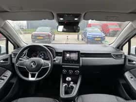 Renault Clio (2021) thumbnail 3
