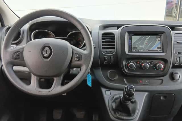 Renault Trafic (2021) thumbnail 3