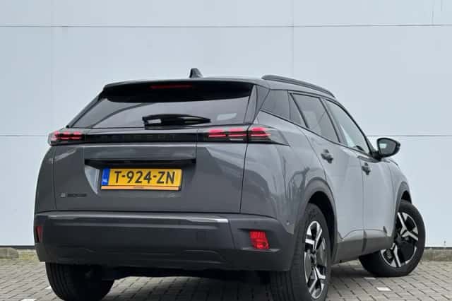 Peugeot e-2008 (2023) thumbnail 2