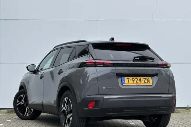 Peugeot e-2008 (2023) thumbnail 6