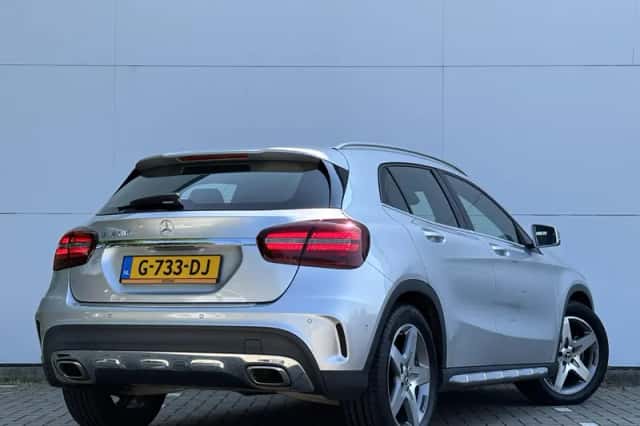 Mercedes-Benz GLA (2019) thumbnail 2
