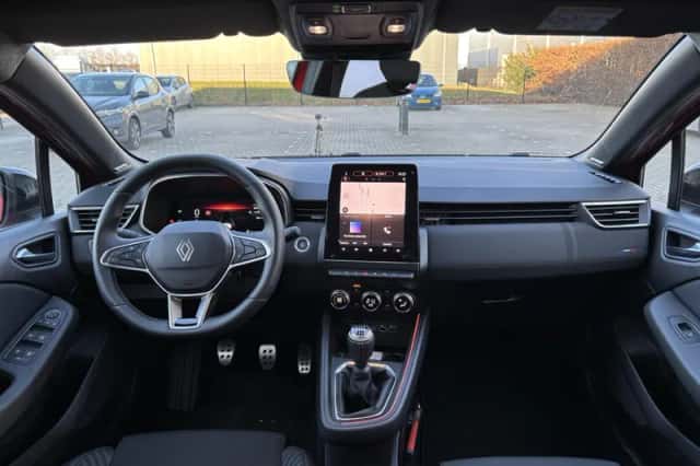 Renault Clio (2024) thumbnail 6