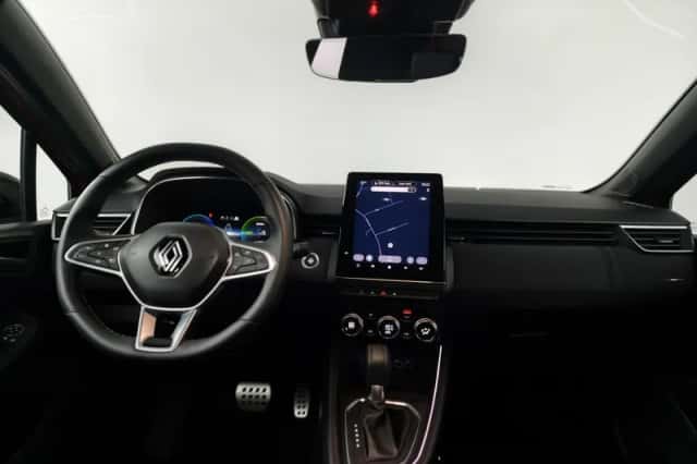 Renault Clio (2024) thumbnail 3
