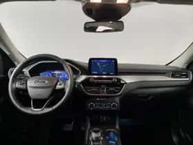Ford Kuga (2024) thumbnail 3