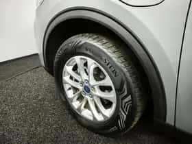 Ford Kuga (2024) thumbnail 25