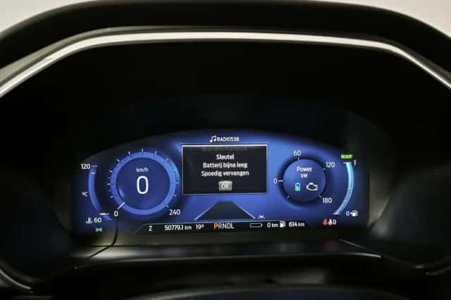 Ford Kuga (2024) thumbnail 4